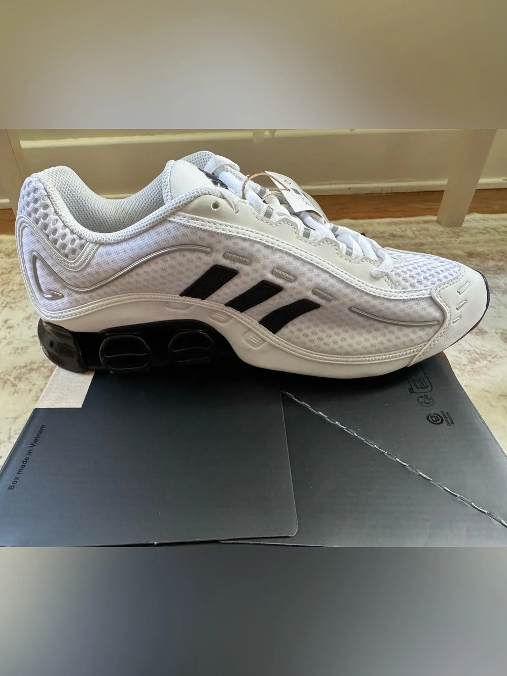 adidas Megaride O1 White/Core/Black/Silver Men’s Size 11